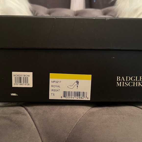 ‘Royal’ Embellished Peep-Toe Pump by Badgley Mischka - Picture 2 of 15